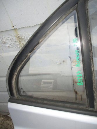 Стекло двери задней правой форточка Hyundai Accent LC