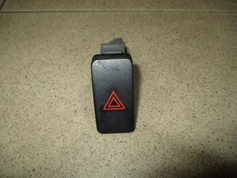 Кнопка аварийной сигнализации Toyota Corolla E150