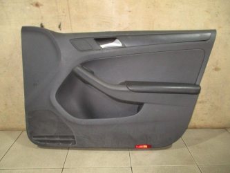 Обшивка двери передней правой Volkswagen Jetta A6