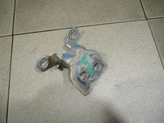 Петля двери Renault Sandero 1 BS