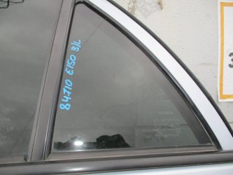 Стекло двери задней левой форточка Toyota Corolla E150