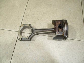 Поршень с шатуном Ford Focus 3