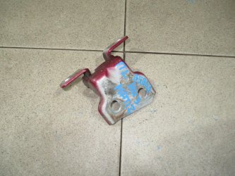 Петля двери передней левой нижняя Daewoo Matiz M100, M150