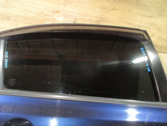 Стекло двери задней правой Honda Civic 4D FD