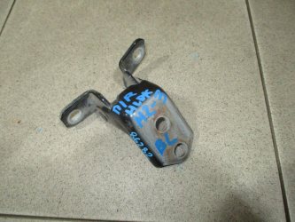 Петля двери передней правой нижняя Mazda 3 BL