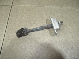 Ограничитель двери Nissan Micra K12