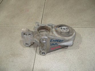 Опора двигателя задняя Peugeot Expert G9