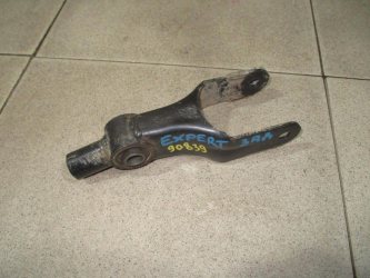 Кронштейн двигателя задний Peugeot Expert G9