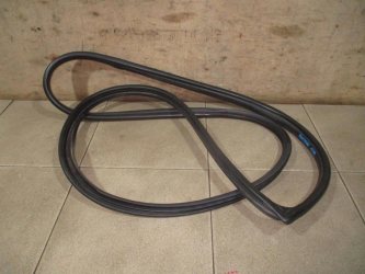 Уплотнитель двери Hyundai Tucson 1 JM