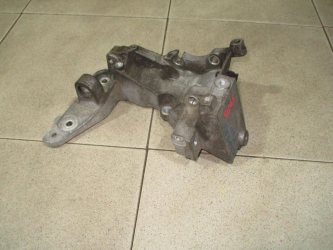 Кронштейн генератора Peugeot Expert G9