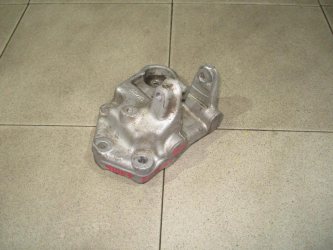 Кронштейн опоры двигателя Peugeot Expert G9