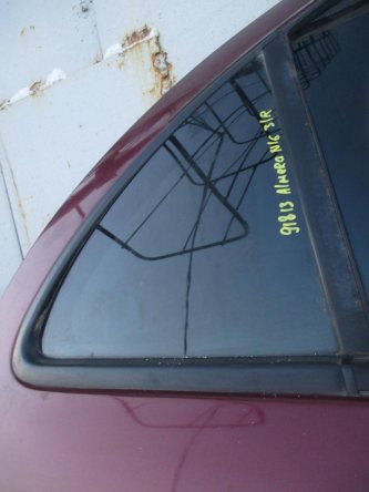 Стекло двери задней правой форточка Nissan Almera N16