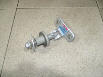 Петля двери багажника верхняя Land Rover Discovery 3 L319