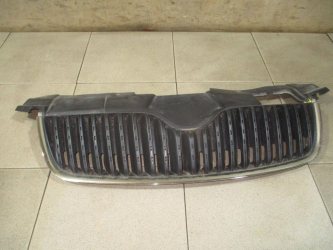 Решетка радиатора Skoda Fabia 2 5J