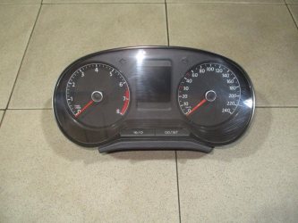 Панель приборов Volkswagen Polo 5