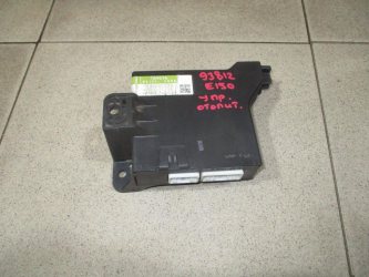 Блок электронный Toyota Corolla E150