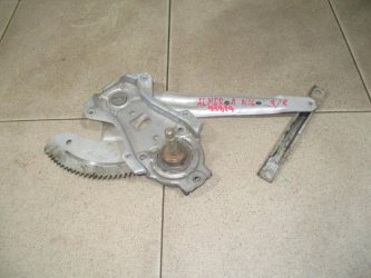 Стеклоподъемник механический задний правый Nissan Almera N16