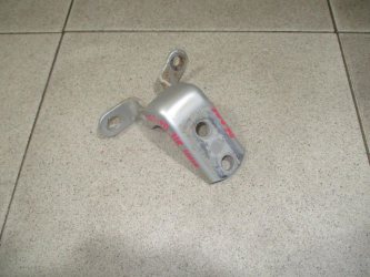 Петля двери задней правой нижняя Toyota Corolla E120