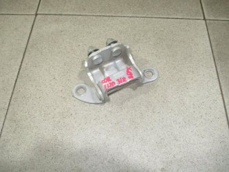 Петля двери задней правой верхняя Toyota Corolla E120