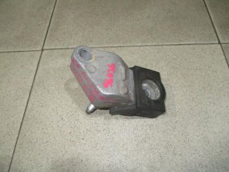 Кронштейн опоры двигателя Toyota Corolla E120