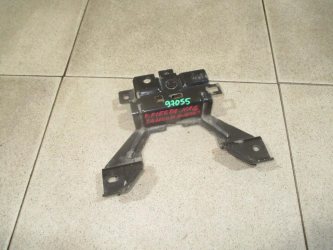 Кронштейн замка капота Ford Fiesta 6