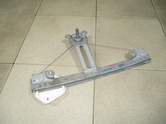 Стеклоподъемник механический задний правый Renault Logan 1 L90