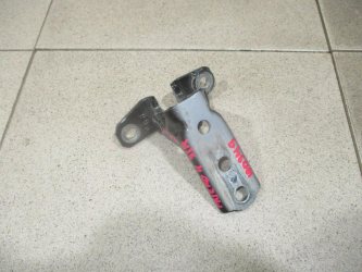 Петля двери задней правой нижняя Mitsubishi Pajero 4 V80, V90