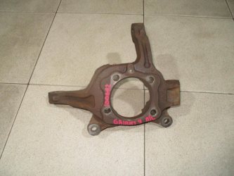 Кулак поворотный передний левый Mitsubishi Galant 9 DJ, DM