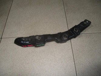 Кронштейн заднего бампера правый Kia Ceed 1 ED