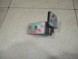 Петля двери передней правой нижняя Opel Corsa D
