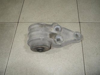 Сайлентблок задней балки Volkswagen Passat B5