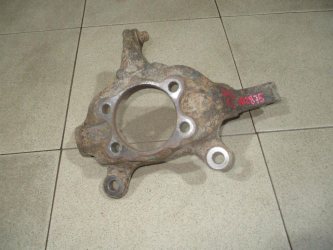 Кулак поворотный передний правый Nissan Juke F15