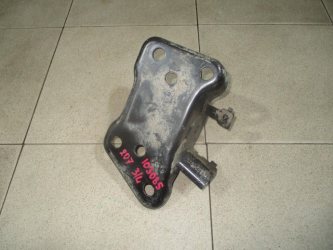 Кронштейн задней балки Peugeot 207