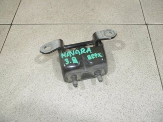 Петля двери задней правой верхняя Nissan Navara D40