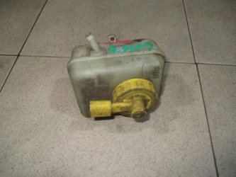 Бачок главного тормозного цилиндра Volkswagen Golf 4