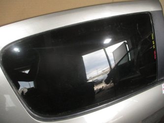 Стекло двери задней правой Peugeot 308 T7