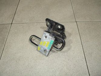 Петля двери передней правой нижняя Skoda Octavia 1 A4