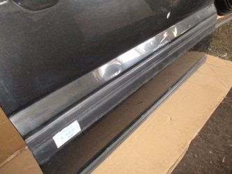 Молдинг передней правой двери Land Rover Range Rover 2 P38A