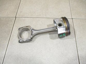 Поршень с шатуном Toyota RAV4 A40