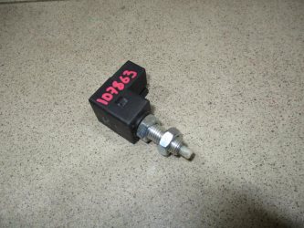Датчик включения стопсигнала Hyundai i20 PB