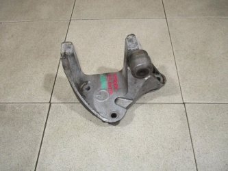 Кронштейн КПП левый Citroen C5 RD, TD