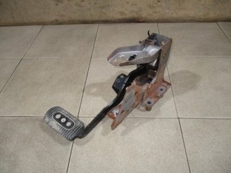 Педаль тормоза Nissan Tiida C11