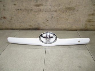 Накладка крышки багажника Toyota Camry XV40