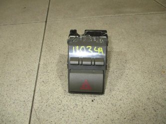 Кнопка аварийной сигнализации Toyota Camry XV40