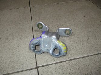 Петля двери передней правой нижняя Chevrolet Cobalt T250