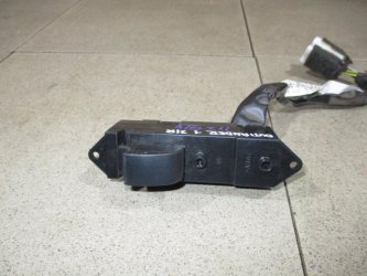 Кнопка стеклоподъемника Mitsubishi Outlander 1 CU