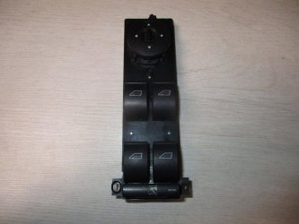 Блок управления стеклоподъемниками Ford Focus 2