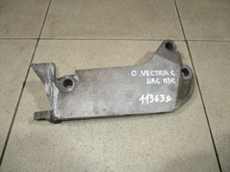 Кронштейн двигателя правый Opel Vectra C