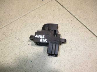 Кнопка стеклоподъемника Nissan Juke F15