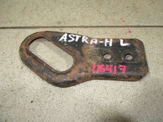 Кронштейн радиатора Opel Astra H